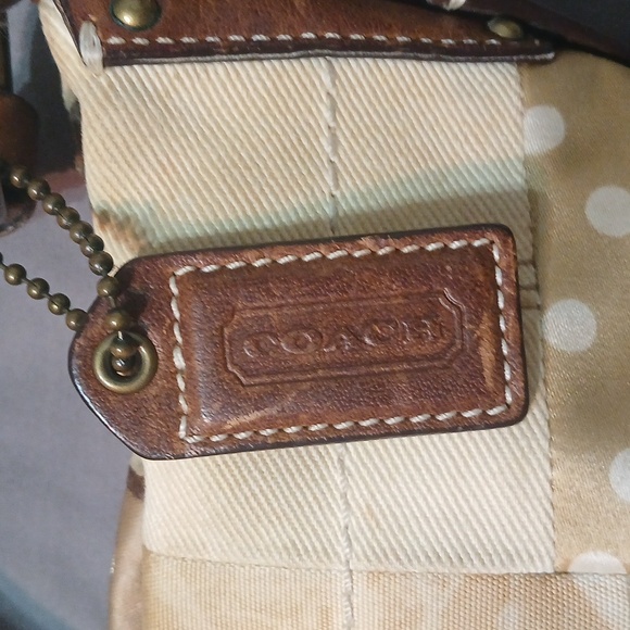 Coach - Picture 5 of 12